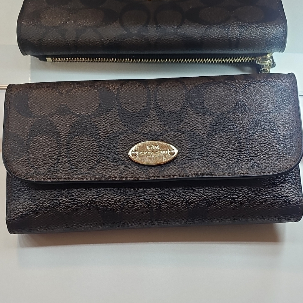Coach Brown Leather Wallet Classic Fold-Over Design